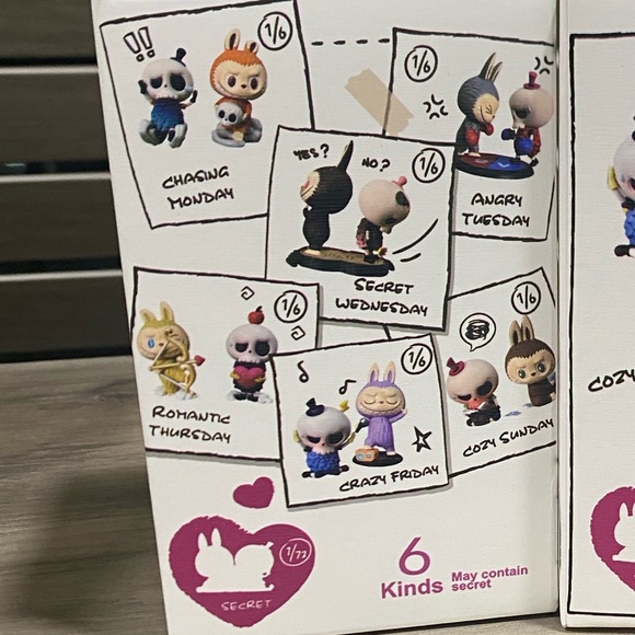 The Monsters Mischief Vinyl Figures Set - Picture 5 of 6